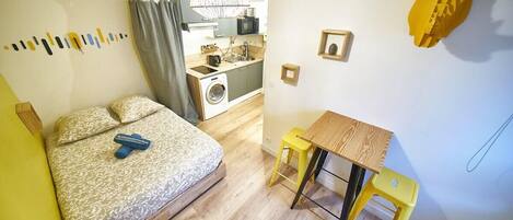 1 chambre, fer et planche Ă repasser, Wi-Fi, literie fournie