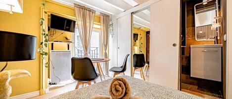 1 室のベッドルーム、アイロン / アイロン台、WiFi、ベッドシーツ