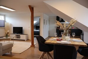 Dining - Bridge Apartm. 4P. Küchewird in Neuem Fenster Geöffnet (Lippstadt)