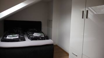 1 Schlafzimmer, Schreibtisch, Bügeleisen/Bügelbrett, kostenloses WLAN