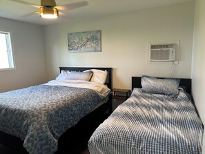 3 bedrooms, iron/ironing board, free WiFi
