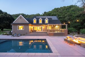 Pool - Luxe Westside 5BR/3.5BA w/Pool, Hot Tub, FirePit, Movie Room & more. (Templeton)