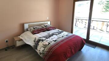 3 chambres, lit parapluie, Wi-Fi, draps fournis