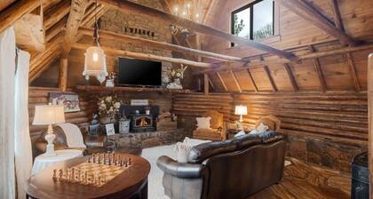 Rustic Cabin with Modern Comfort – The Cuddly Cow in Rudy, AR