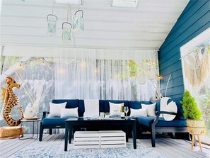 Interior - SeaHorse Beach House Getaway- 2 Minute Drive from town of Seabrook (Pacific Beach)