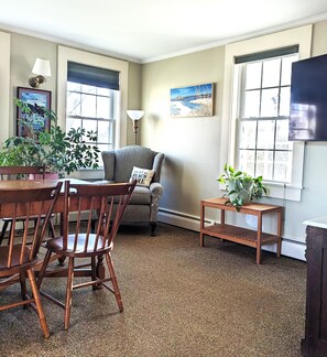 Interior - Charming farmhouse with 2 acres, 10 min. walk to South Shore & Goosewing Beaches (Little Compton)