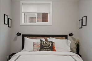 1 soverom, strykejern/-brett, wi-fi og sengetøy