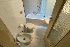 Sèche-cheveux, bidet