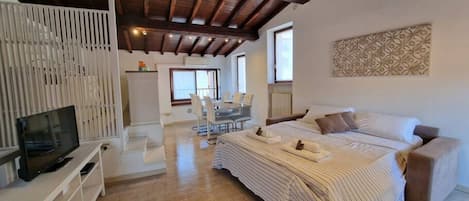 1 chambre, fer et planche à repasser, Wi-Fi, draps fournis