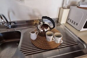 雪櫃、微波爐、爐具、洗碗機