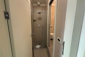 Dusche, Haartrockner, Bidet, Handtücher