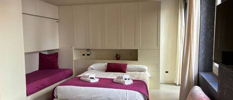 1 bedroom, iron/ironing board, bed sheets