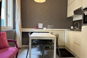 Een kookplaat, een broodrooster