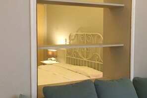 1 bedroom, iron/ironing board, free WiFi, bed sheets