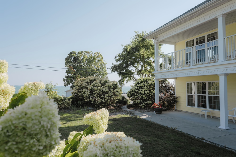 Kelleys Island Venture Resort by null