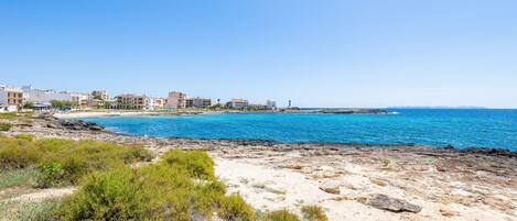 Una playa cerca
