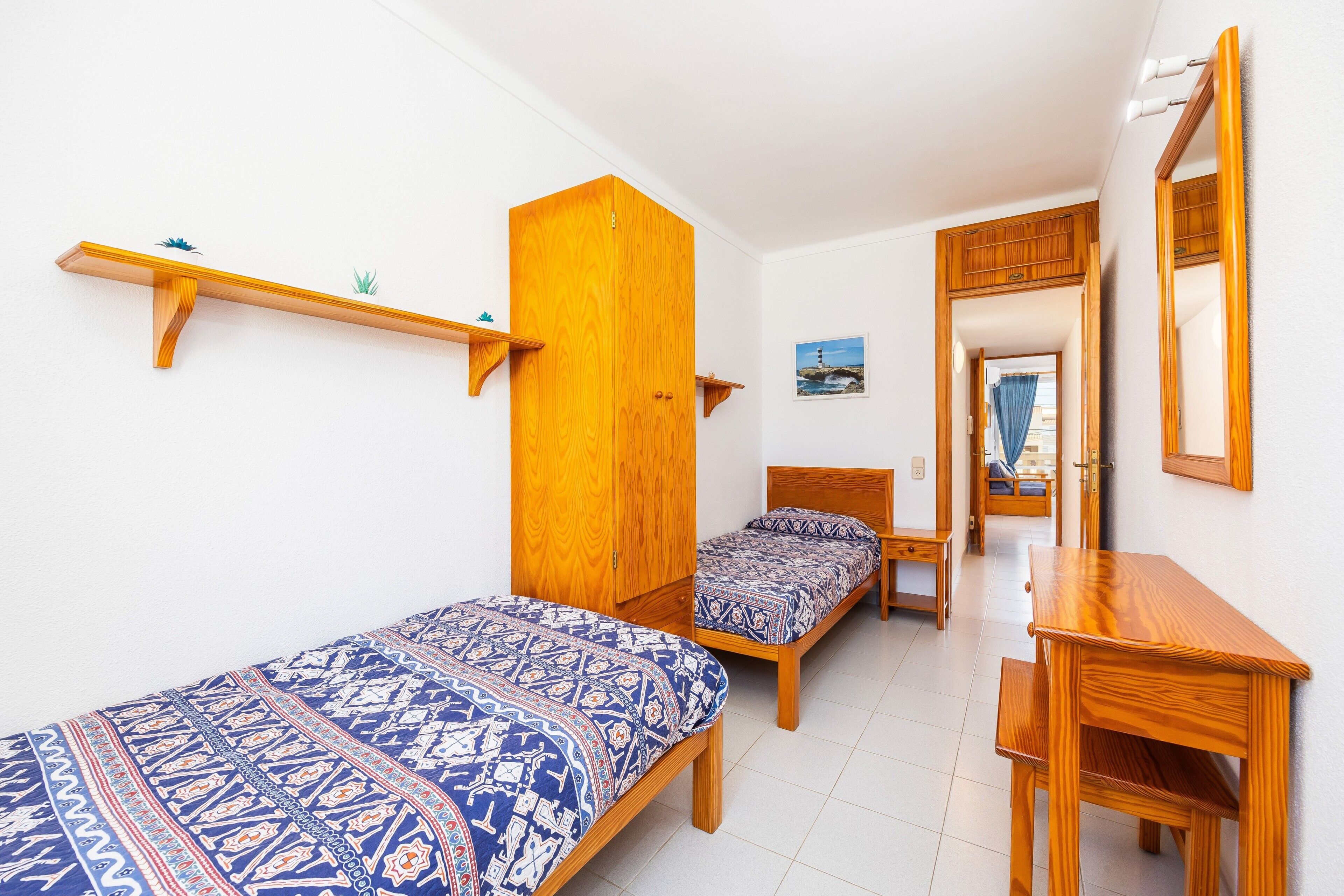 2 habitaciones, tabla de planchar con plancha y wifi gratis 