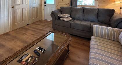 Waterfront Club House-up to 10 people-new renovations