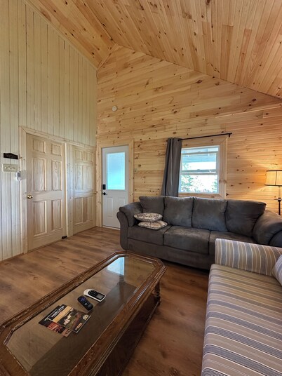 Waterfront Club House-up to 10 people-new renovations