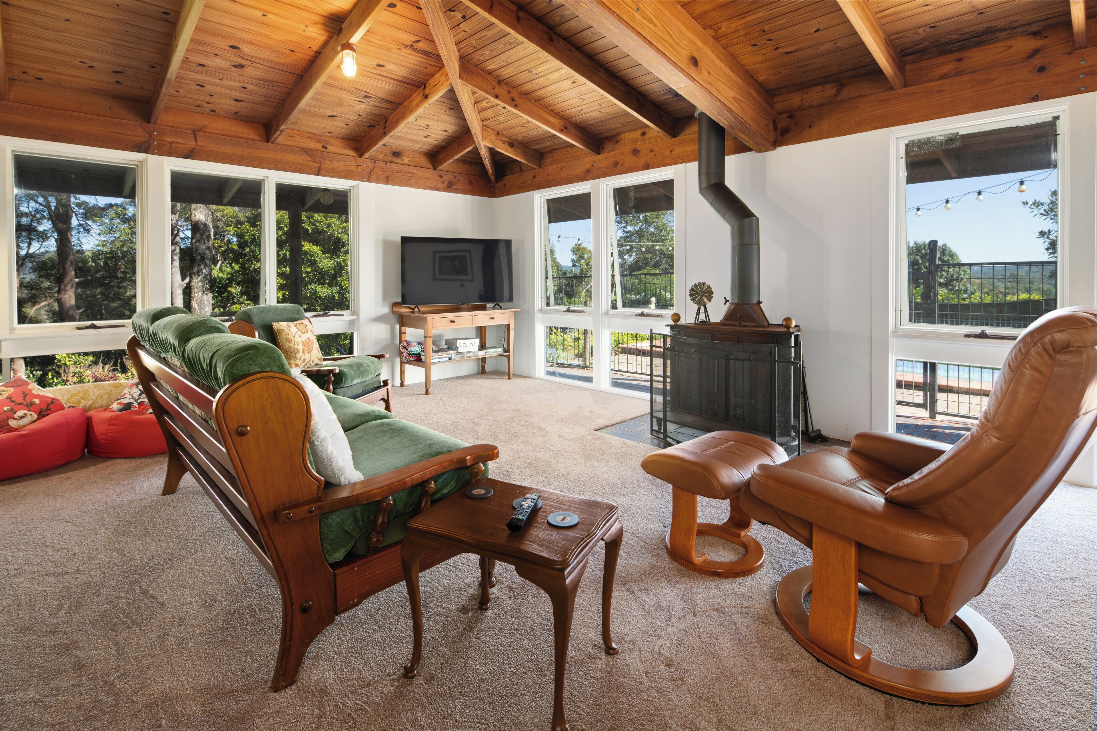 Smart-TV, peis og kontorer