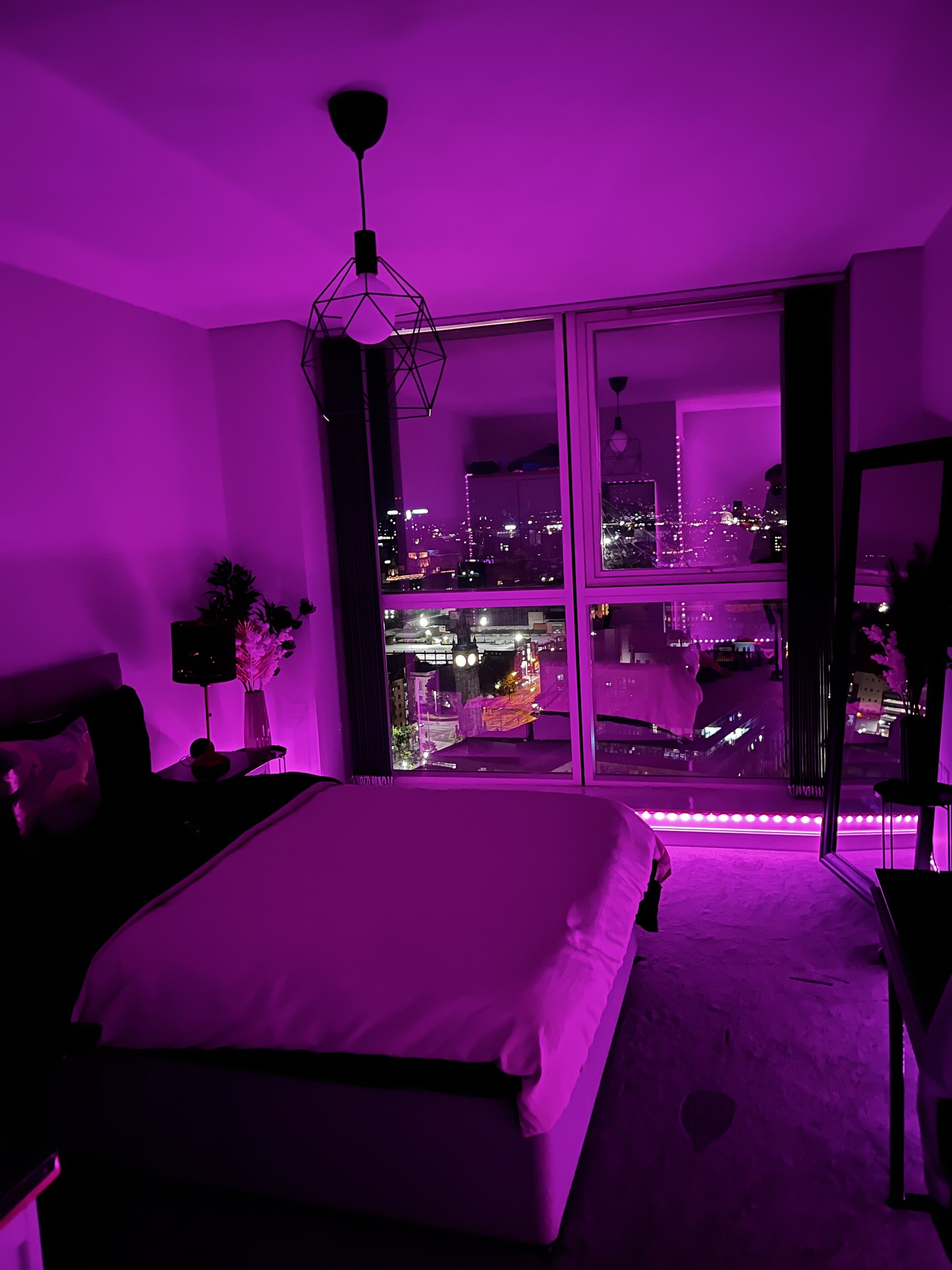 1 habitación, tabla de planchar con plancha, wifi gratis y ropa de cama 