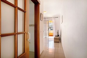 Interior - Vacation Home 'Ático Los Seres' with Sea View, Private Terrace and Wi-Fi (Los Cristianos)