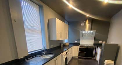 Beautiful 3-bed House in Preston