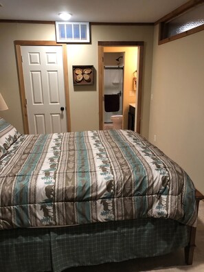 2 makuuhuonetta, tallelokero huoneessa, Wi-Fi, vuodevaatteet