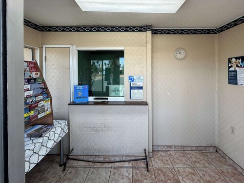 Motel 6 Selma, CA