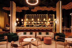Bar (on property) - La Green Hotel & Residence (Choeng Thale)