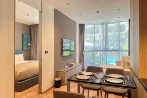 La Green Junior Suite Pool Access | 객실 내 금고, 암막 커튼, 다리미/다리미판, 침대 시트