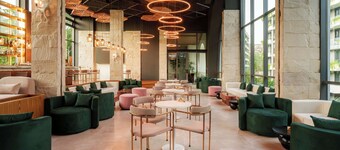 La Green Hotel & Residence