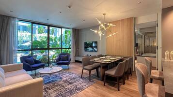 La Green 3 Bedrooms Suite Pool View | Private kitchen