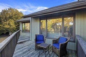 Property grounds - Upgraded 4BR Fairway Oaks Villa, Golf Views, Pet-Friendly, Close to Beach! (Kiawah Island)