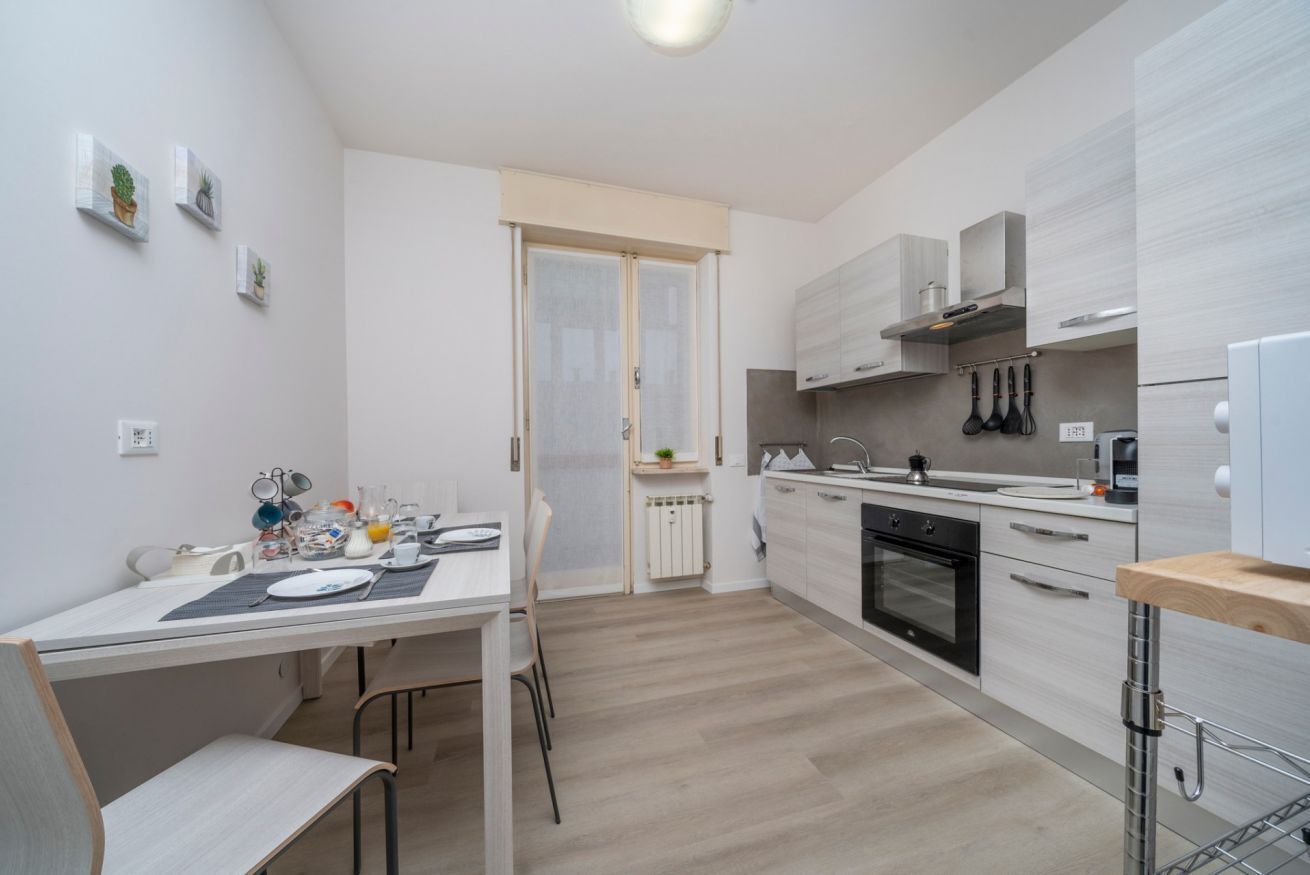 Micro-ondes, four, plaque de cuisson