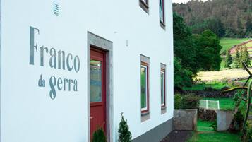 A building with the name "Franco da Serra" on its facade.