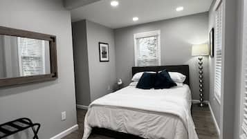 2 bedrooms, desk, iron/ironing board, travel crib