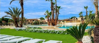 Spacious corner Villa located in the secured residence of "Les Portes du Soleil, for 7 people,...