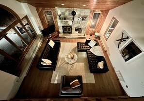 Living area - Private chalet with game room & kayaks (Pocono lake)