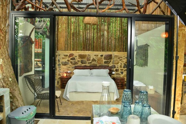 2 habitaciones, decoración personalizada y muebles diferentes 