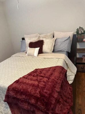 2 chambres, fer et planche à repasser, Wi-Fi gratuit, draps fournis