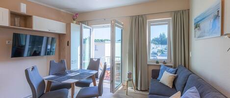 Télévision, chaîne hi-fi