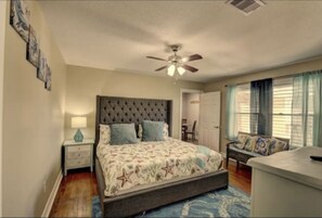 4 chambres, fer et planche à repasser, lit de bébé portatif, Wi-Fi