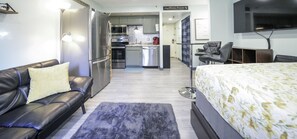 1 soveværelse, skrivebord, strygejern/strygebræt, weekendseng