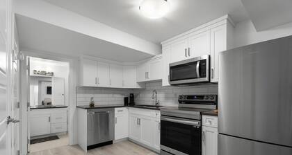 Chic 2BR Kensington Suite - Saskatoon Stay