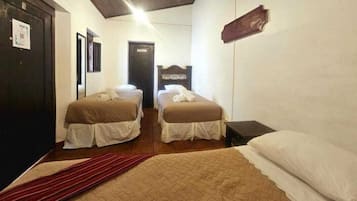 Classic Quadruple Room | Free WiFi, bed sheets