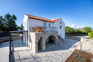 Terrace/patio - Villa Angelica with heated pool (Kvarner - Lakmartin) (Lakmartin)