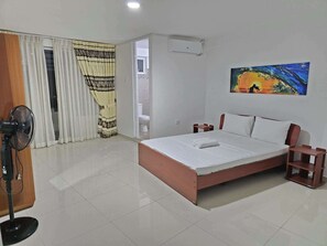 3 bedrooms, iron/ironing board, free WiFi, bed sheets