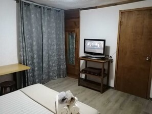 1 bedroom, desk, WiFi, bed sheets - Mini Loft Privado con Baño y Cocineta a Cuatro Cuadras de Insurgentes Sur (Ciudad de México)