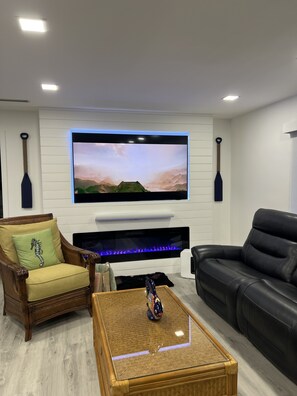 Smart TV, fireplace